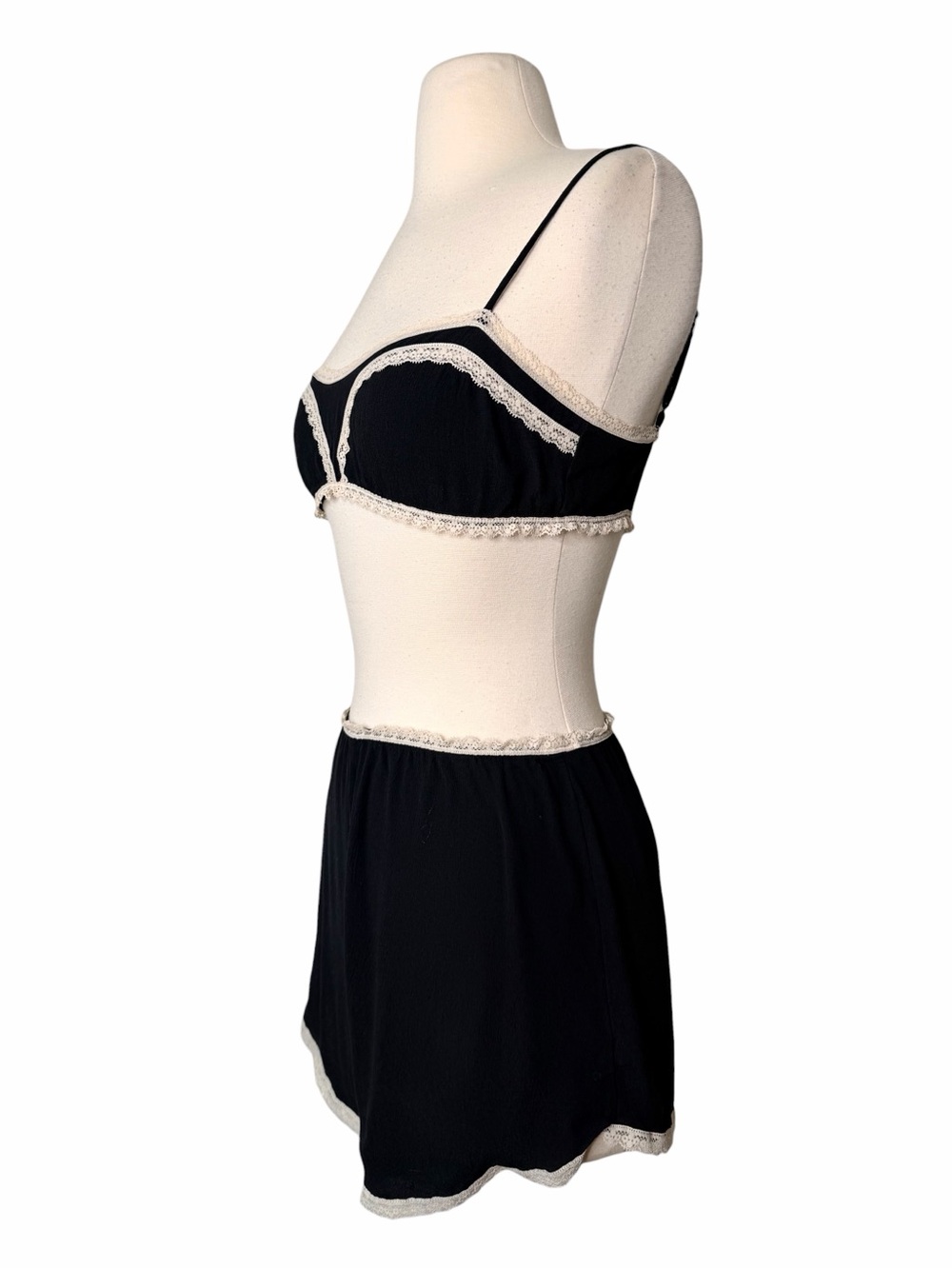 Vintage French 2 Piece Lace Set. - Picture 5 of 10